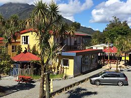 Chateau Backpacker & Motels