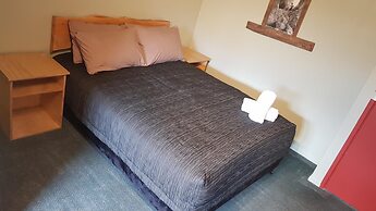 Chateau Backpacker & Motels