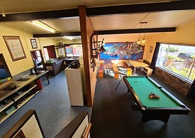 Chateau Backpacker & Motels