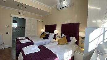 Crompton Guest House