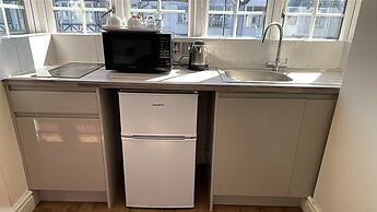 Crompton Guest House