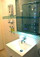 Crompton Guest House