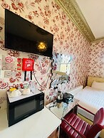 Crompton Guest House