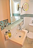 Crompton Guest House