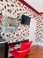 Crompton Guest House