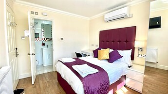 Crompton Guest House