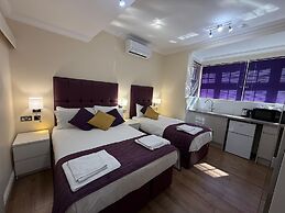 Crompton Guest House