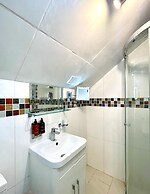 Crompton Guest House