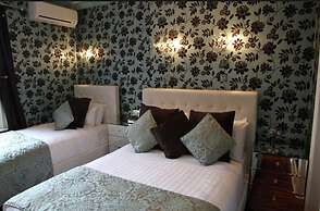 Crompton Guest House