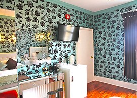 Crompton Guest House