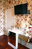 Crompton Guest House