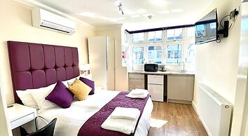 Crompton Guest House