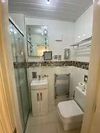 Crompton Guest House