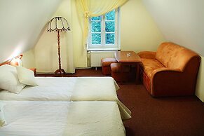 Hotel Przy Oślej Bramie - Zamek Książ