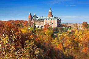 Hotel Przy Oślej Bramie - Zamek Książ