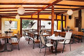 Hotel Przy Oślej Bramie - Zamek Książ