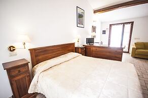 Villaggio Albergo Le Macerine