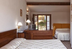 Villaggio Albergo Le Macerine