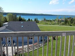 Waterview On The Bay