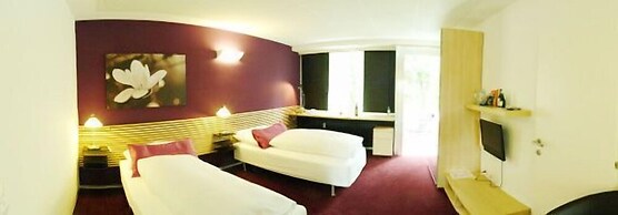 College Garden Hotel