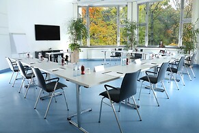 College Garden Hotel