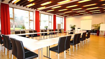 College Garden Hotel