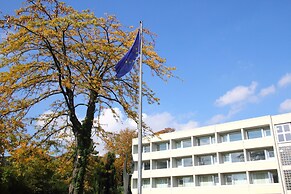 College Garden Hotel