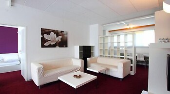 College Garden Hotel