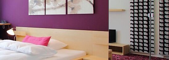 College Garden Hotel