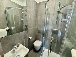 Brentwood Hotel