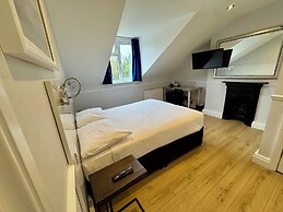 Brentwood Hotel