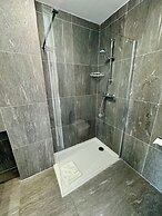 Brentwood Hotel