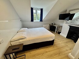 Brentwood Hotel