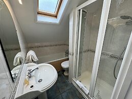 Brentwood Hotel