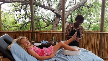 Shayamoya Tiger Fishing and Game Lodge