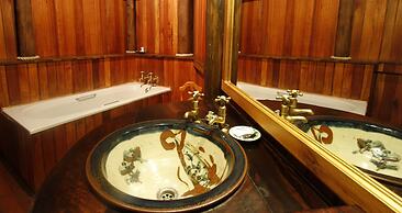 Shayamoya Tiger Fishing and Game Lodge