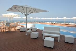 Island Luxurious Suites Hotel