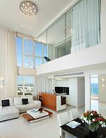 Island Luxurious Suites Hotel