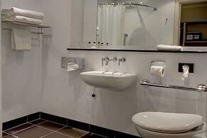 Best Western Plus Milford Hotel