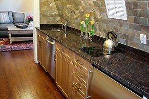 Guesthouse at Norwalk Inn