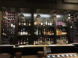 The Bulldog Hotel Silver Star