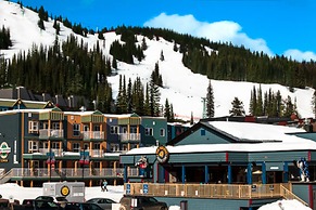 The Bulldog Hotel Silver Star