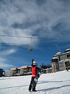 The Bulldog Hotel Silver Star