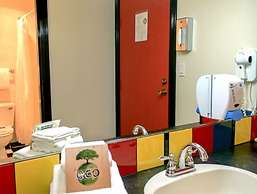 The Bulldog Hotel Silver Star