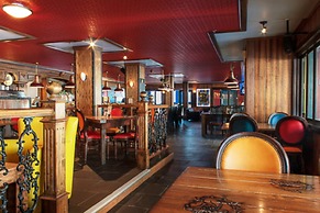 The Bulldog Hotel Silver Star