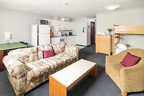 The Bulldog Hotel Silver Star