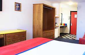 The Bulldog Hotel Silver Star