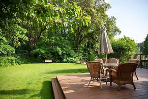 Cherry Tree Inn Victoria