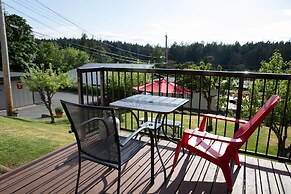 Cherry Tree Inn Victoria