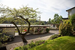 Cherry Tree Inn Victoria